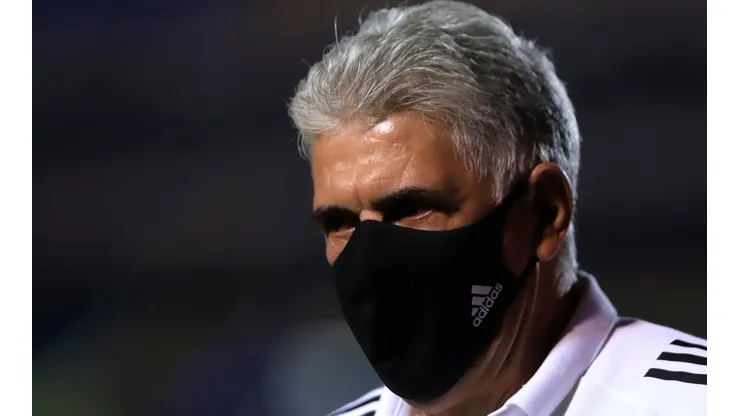 Ferretti respaldó a Javier Aguirre.