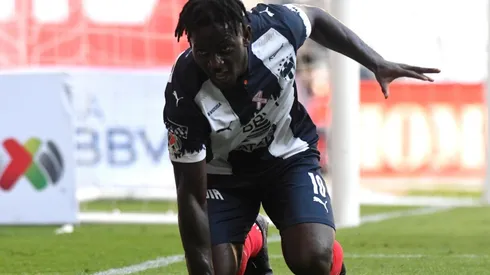 Arnaud Aké Loba no continuaría en Monterrey en el verano