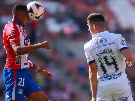 VIDEO: jugador de Atlético San Luis, a los golpes con aficionados de su equipo