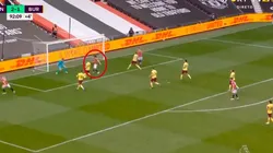 Cavani entró en el entretiempo y cerró la victoria del United sobre el final