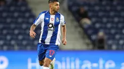 Increíble asistencia de Tecatito.