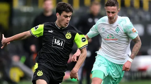 Gio Reyna en el juego entre Borussia Dortmund y Wender Bremen