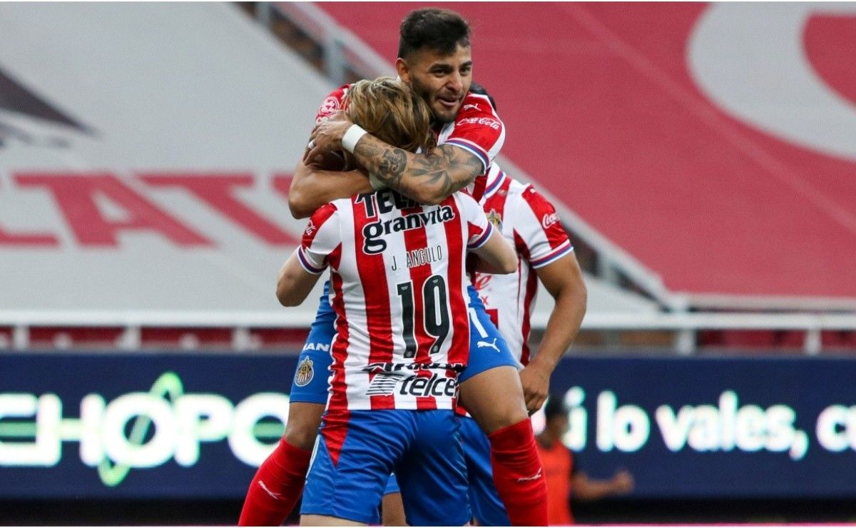 El salvador: Alexis Vega y un gran remate para el gol de Chivas - Bolavip