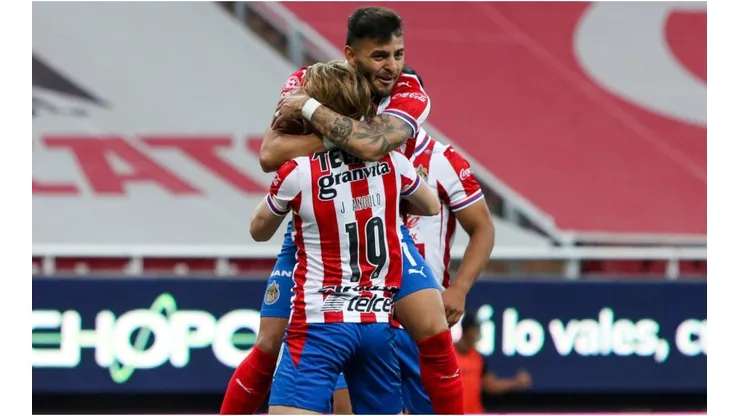 Alexis Vega, Chivas