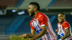 El festejo de Miguel Ángel Borja en el primer gol de la victoria 3-0 de Junior sobre Bolívar.