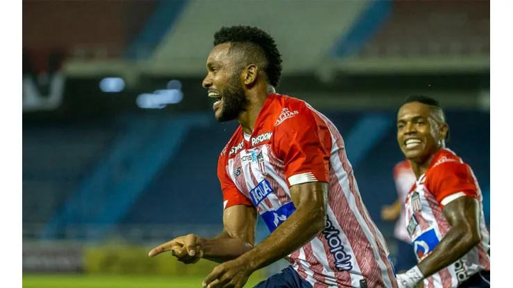 El festejo de Miguel Ángel Borja en el primer gol de la victoria 3-0 de Junior sobre Bolívar.