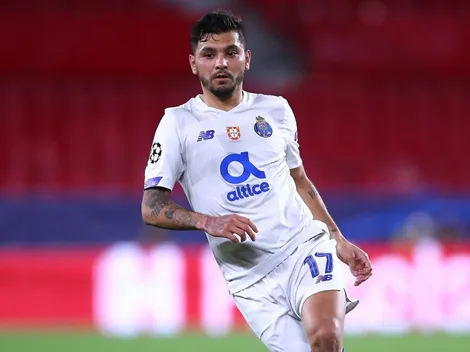 Tecatito Corona fue seguido de cerca por Sevilla en Champions League