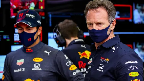 Checo Pérez y Christian Horner, de la escudería Red Bull.