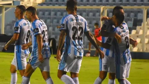Atlético Tucumán se acercó a la zona de clasificación.