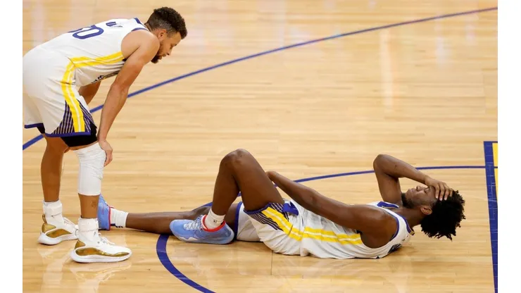 Stephen Curry y James Wiseman