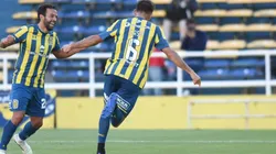 Joaquín Laso celebra el tercer tanto del Canalla.