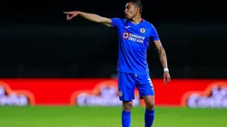 Orbelín Pineda respondió a las críticas en Twitter.