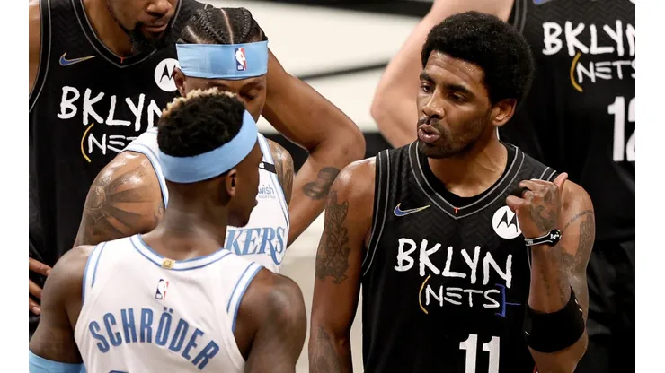 Dennis Schroder y Kyrie Irving