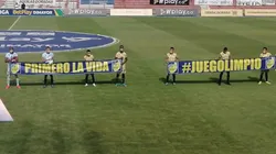 La protesta de Águilas Doradas en los protocolos antes de enfrentar a Boyacá Chicó.
