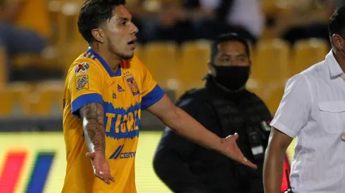 Salcedo se fue expulsado y estalló en tuiter.