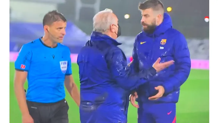 Video: Piqué entro a la cancha cuando terminó el partido y le reclamó como loco al árbitro