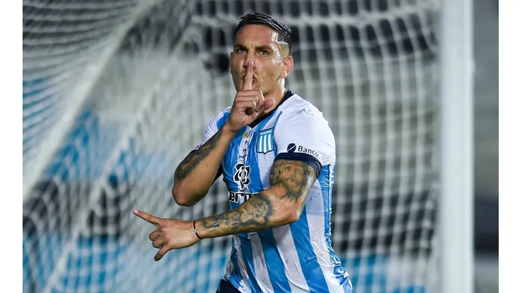 Racing y una victoria muy celebrada en un partido chato.
