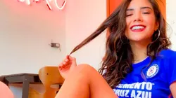 Mich Pérez es aficionada de Cruz Azul y fue porrista en el grupo de animación 'Las de Azul'.
