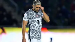 Henry Martín, afuera del duelo con Tigres UANL.