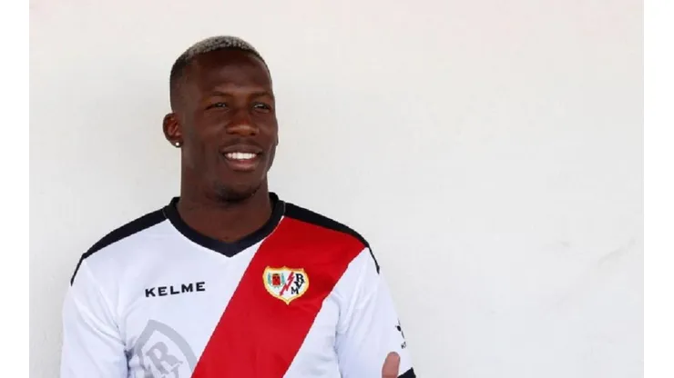 Luis Advíncula vuelve a ser vinculado con Boca Juniors.