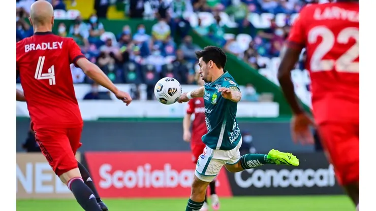 Navarro anotó un golazo de para León.