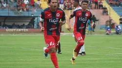 Carlos Peña anotó un golazo de tijera.