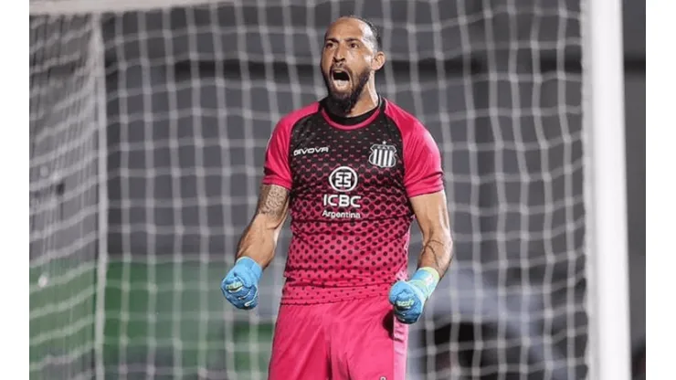 Marcos Díaz atajó 2 penales y Talleres dejó afuera a Vélez de la Copa Argentina