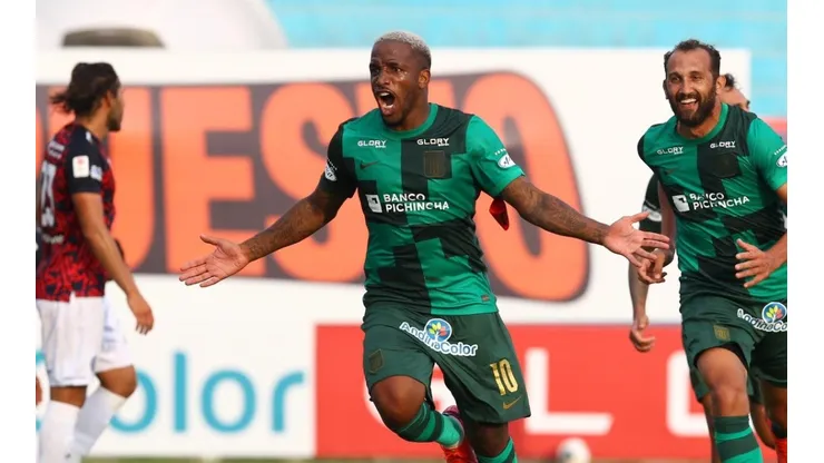 Jefferson Farfán anotó el gol de triunfo ante Deportivo Municipal.