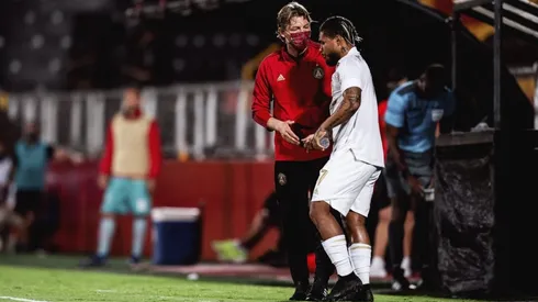 Gabriel Heinze y Josef Martínez