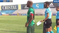 Jefferson Farfán ingresó en reemplazo de José Manzaneda.