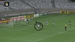 Nacho Fernández capturó un rebote y rompió el arco.