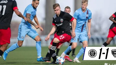 Alexander Callens le ganó el duelo a Edison Flores.