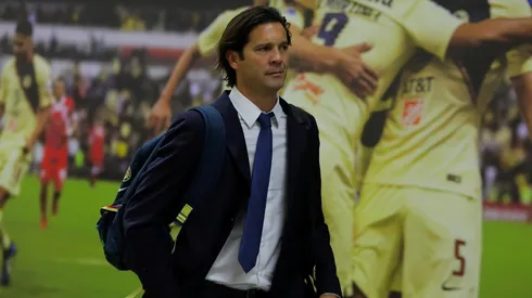 Solari pone como titulares a Roger Martínez y Gio Dos Santos.