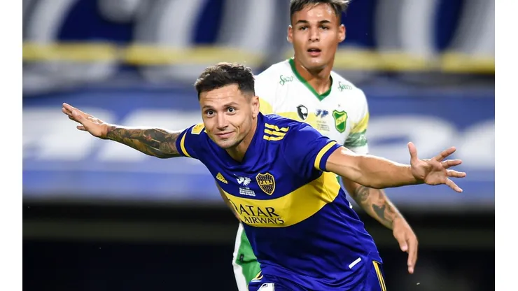 El festejo de Mauro Zárate para el 2-1 de Boca.