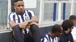 Jefferson Farfán llevará la camiseta número 10 de Alianza Lima.
