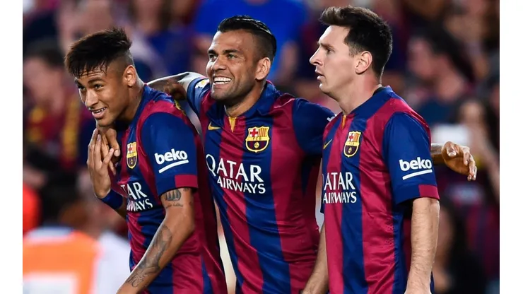 Dani Alves subió un fotón con Messi y la reacción de Neymar fue la de todos