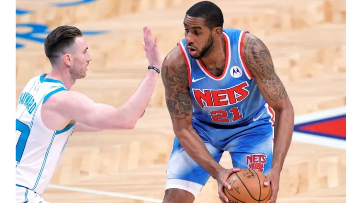 LaMarcus Aldridge ante Gordon Hayward