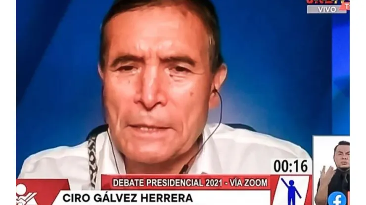 Candidato Ciro Gálvez habló en quechua durante todas sus intervenciones en el debate.