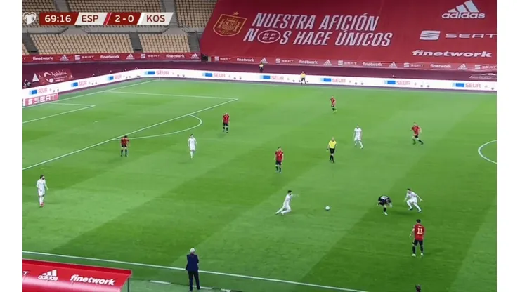 El arquero de España salió hasta ahí ¡y Kosovo clavó un golazo!