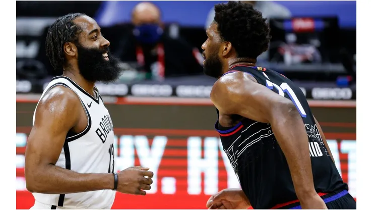 James Harden y Joel Embiid (Foto: Getty)