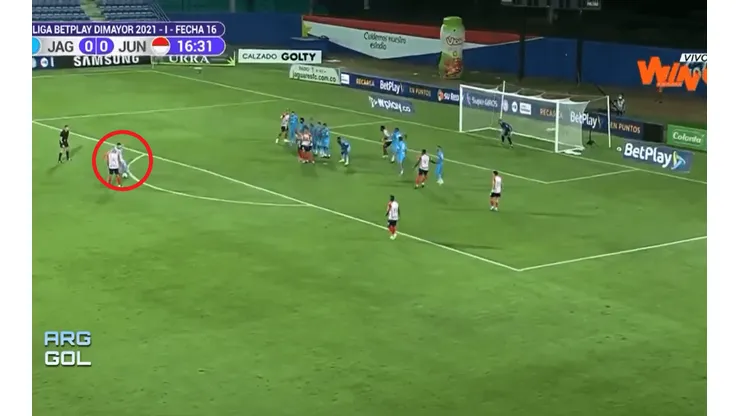Y con ustedes, Sebastián Viera: nuevo golazo de tiro libre con el Junior