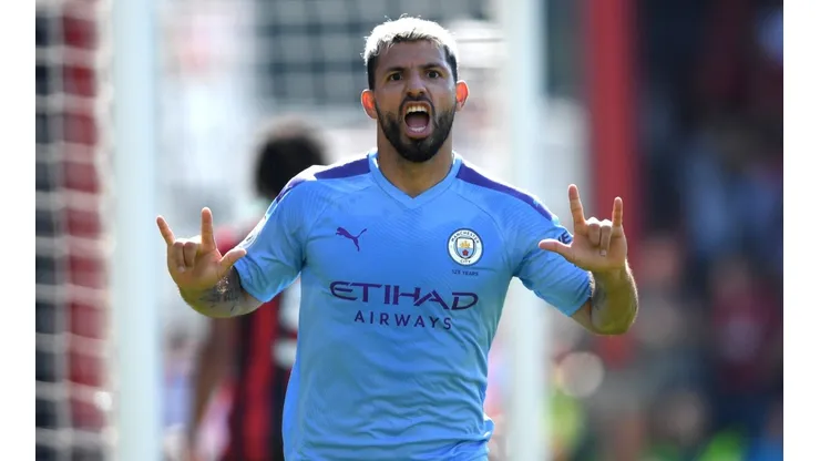 Sergio Agüero festejando un gol en Manchester City.