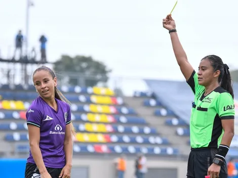 Mujeres empezando en el futbol: Cinco reglas de oro para no ser sancionada por el árbitro