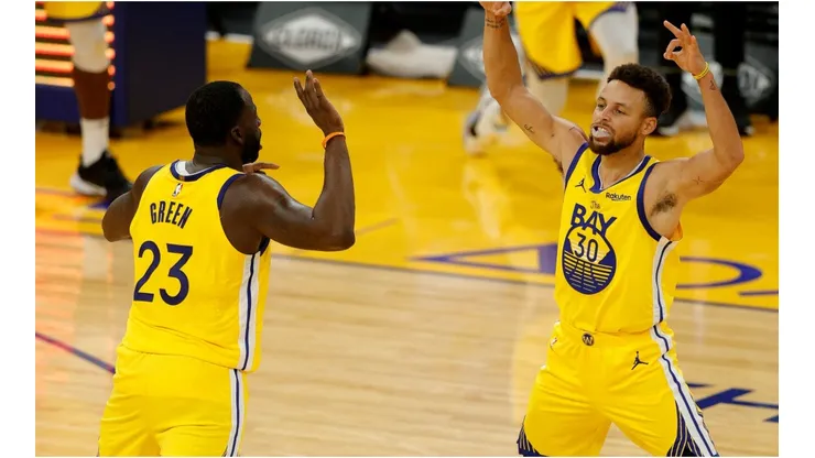 Draymond Green y Stephen Curry (Foto: Getty)