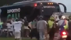 Video: hinchas del Deportivo Cali atacaron a piedra el bus de su equipo