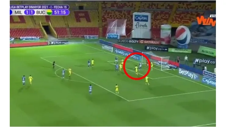 Blooper: 'Chicho' Arango sacó debajo del arco lo que era el segundo gol de Millos