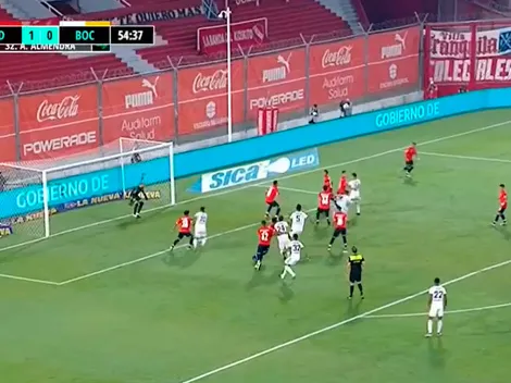 Zambrano apareció solo en el área y puso, de cabeza, el empate para Boca