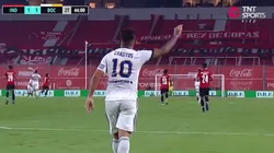 Video: a Tevez no le cobraron penal y le hizo un gesto a los allegados de Independiente