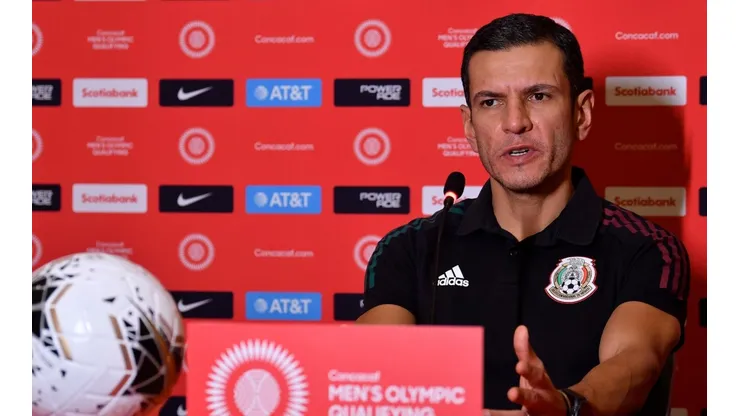 Jaime Lozano en conferencia de prensa.