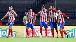 Chivas se desprendería de dos futbolistas importantes